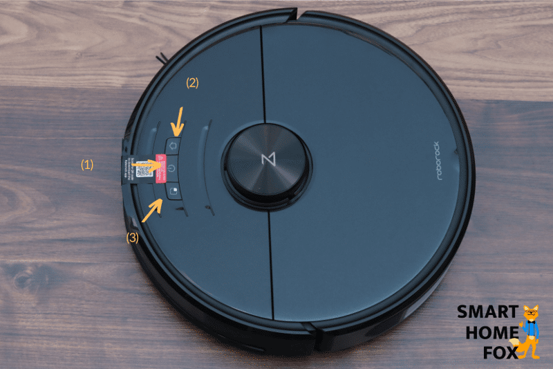 Roborock S6 MaxV control buttons on top of the device